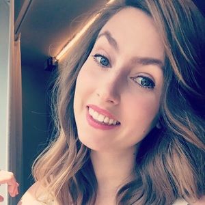 Meet your Posher, Sheleana